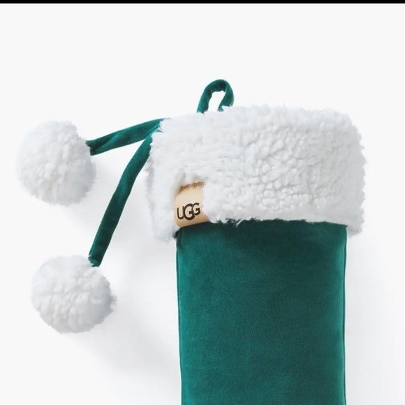 🆕NWT UGG Exclusive BLISS Holiday Classic Deep Green Stockings with Pom Pom Cuff - Picture 3 of 4